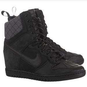 nike black high ankle sneakers